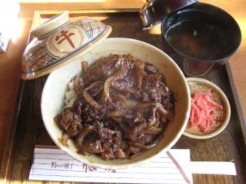 伊勢神宮「豚捨」の牛丼